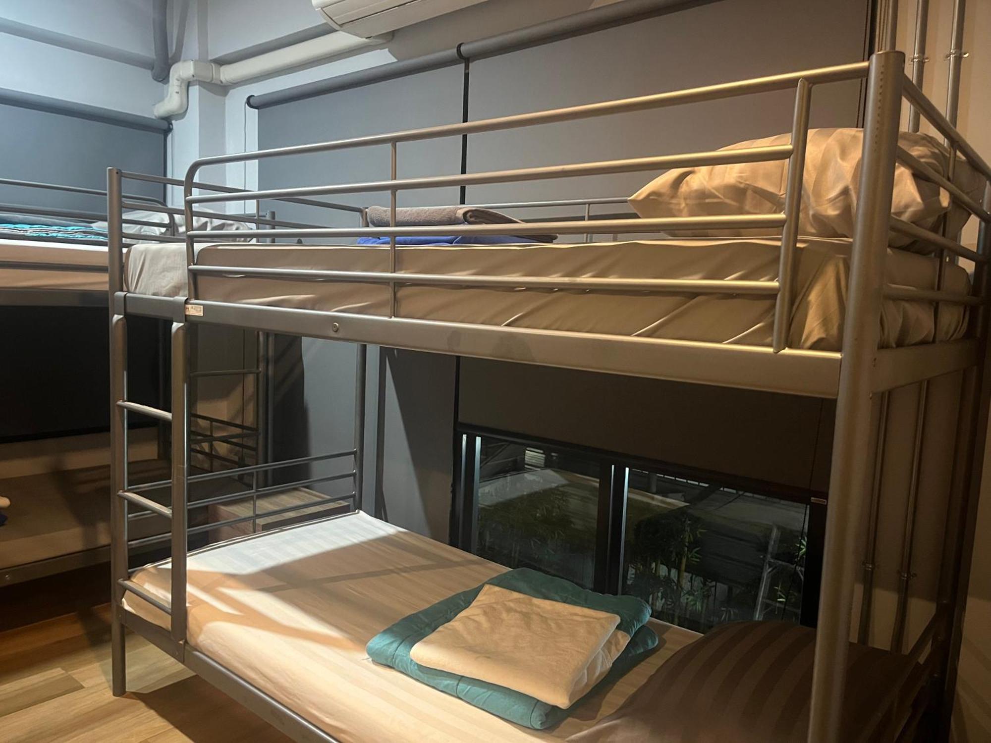 Bangkok Silom Chat Box Hostel ภายนอก รูปภาพ
