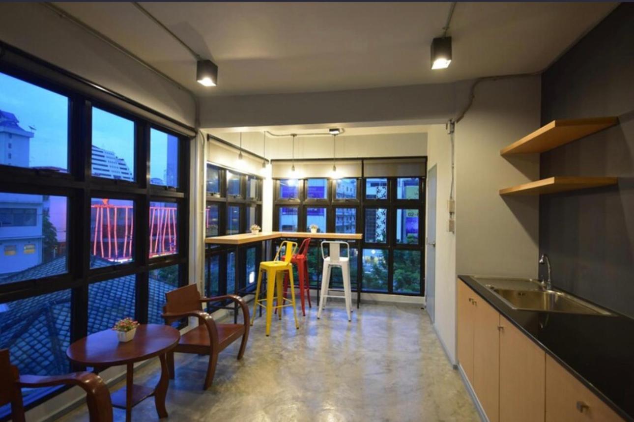 Bangkok Silom Chat Box Hostel ภายนอก รูปภาพ