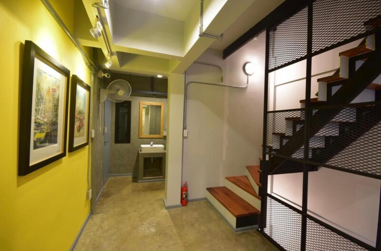Bangkok Silom Chat Box Hostel ภายนอก รูปภาพ