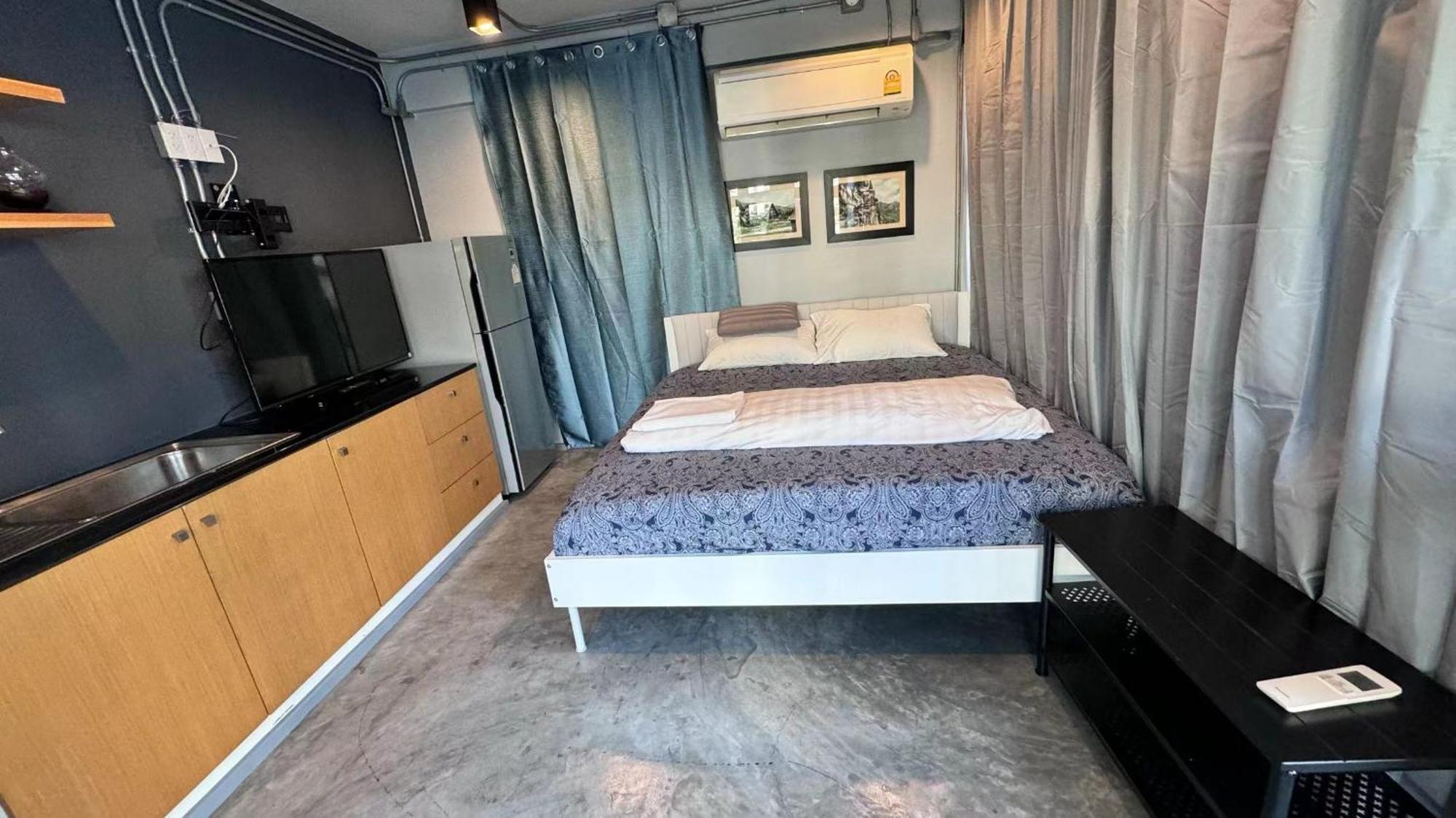 Bangkok Silom Chat Box Hostel ภายนอก รูปภาพ