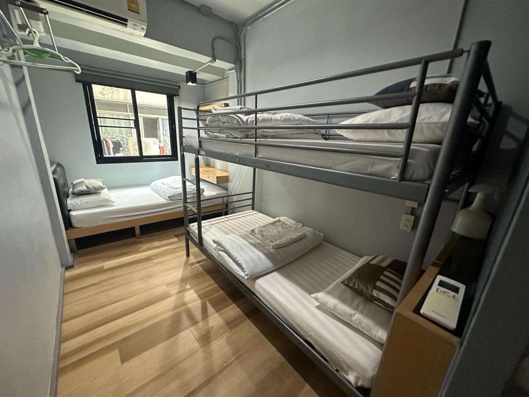 Bangkok Silom Chat Box Hostel ภายนอก รูปภาพ