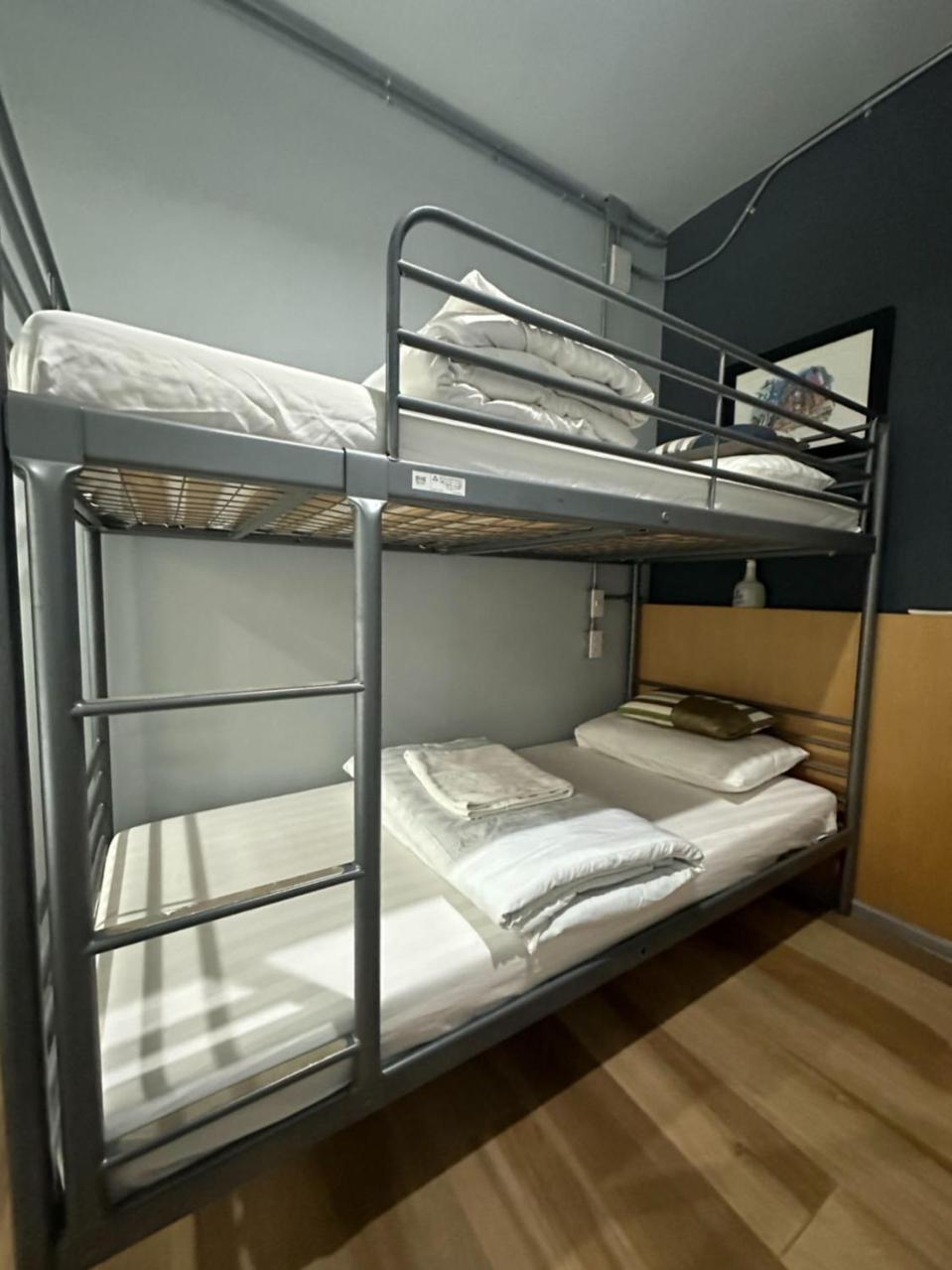 Bangkok Silom Chat Box Hostel ภายนอก รูปภาพ