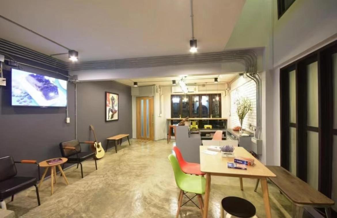 Bangkok Silom Chat Box Hostel ภายนอก รูปภาพ