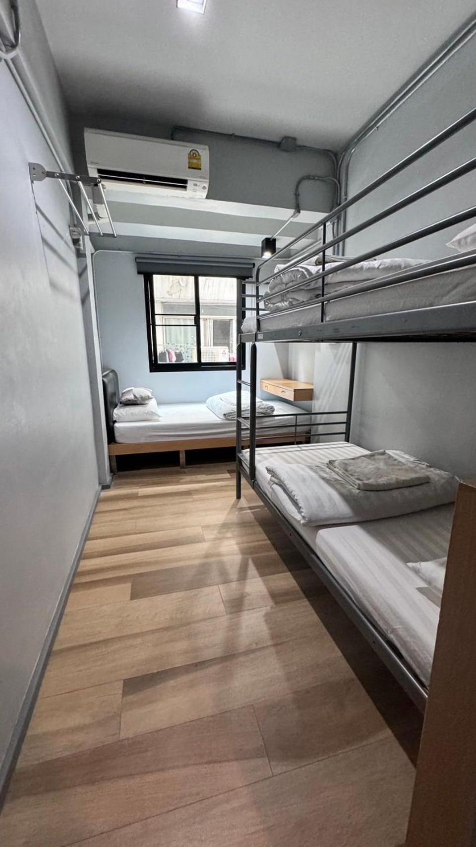 Bangkok Silom Chat Box Hostel ภายนอก รูปภาพ