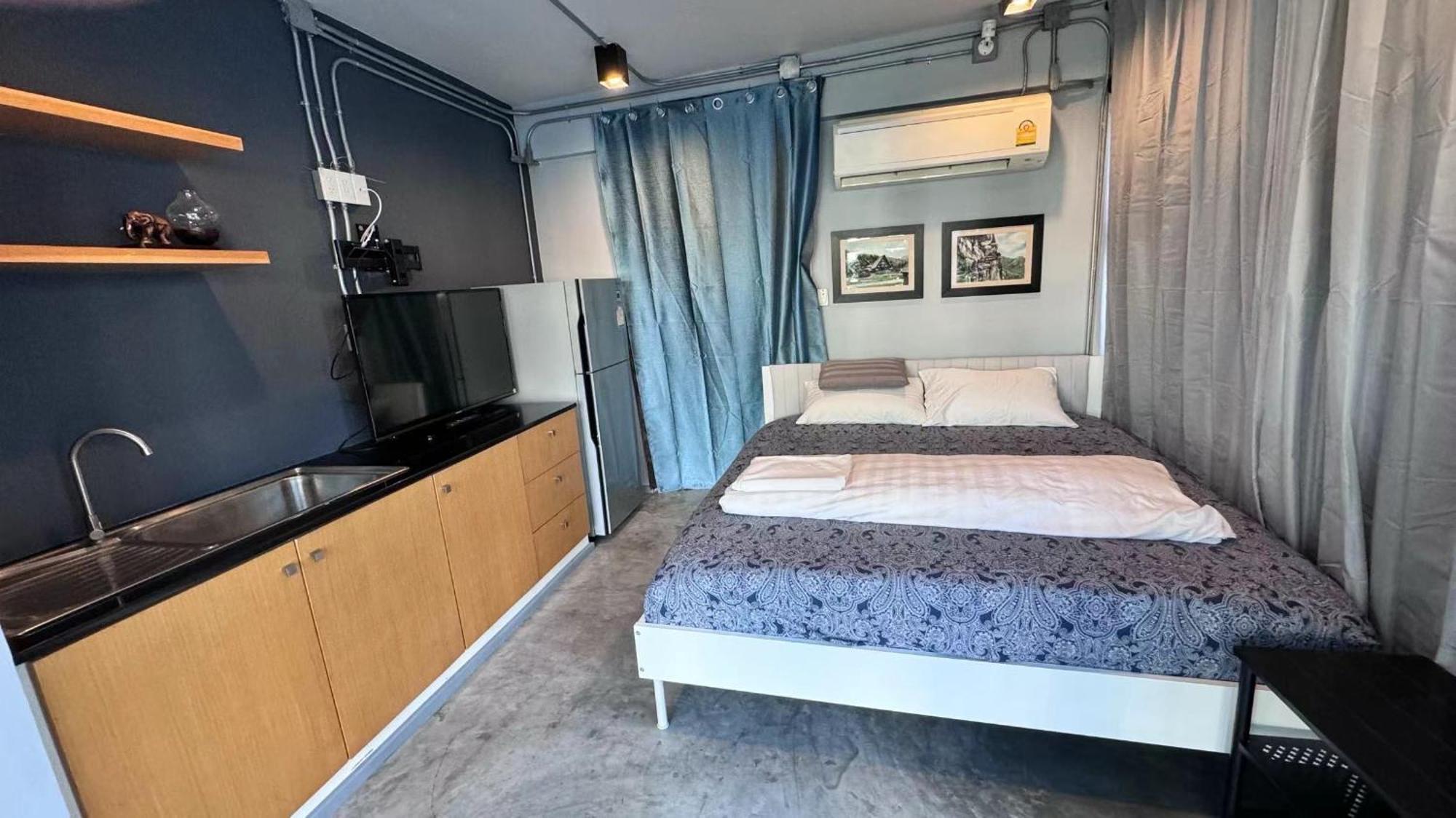 Bangkok Silom Chat Box Hostel ภายนอก รูปภาพ