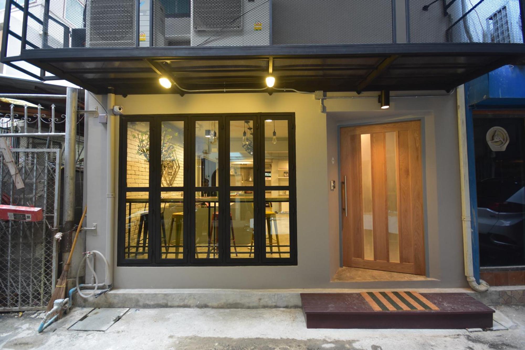 Bangkok Silom Chat Box Hostel ภายนอก รูปภาพ