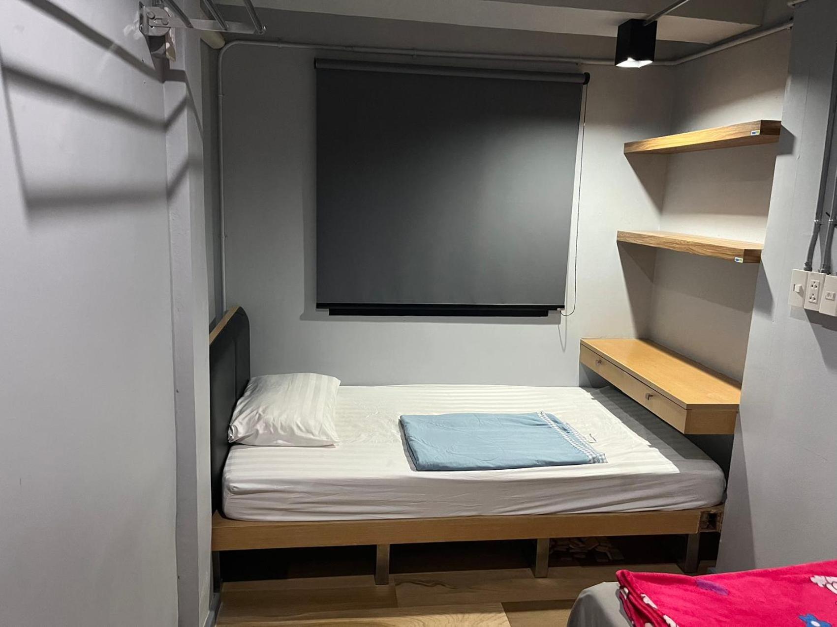 Bangkok Silom Chat Box Hostel ภายนอก รูปภาพ