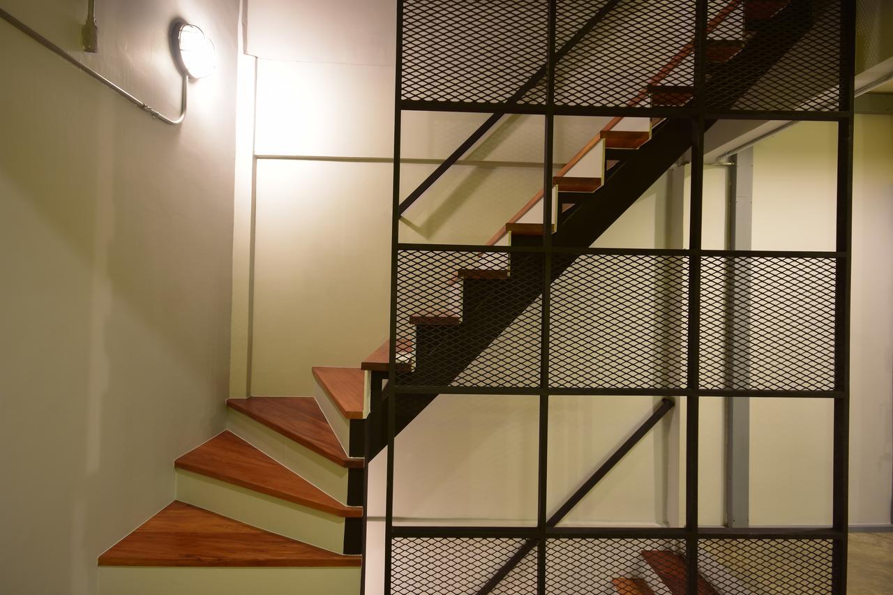 Bangkok Silom Chat Box Hostel ภายนอก รูปภาพ